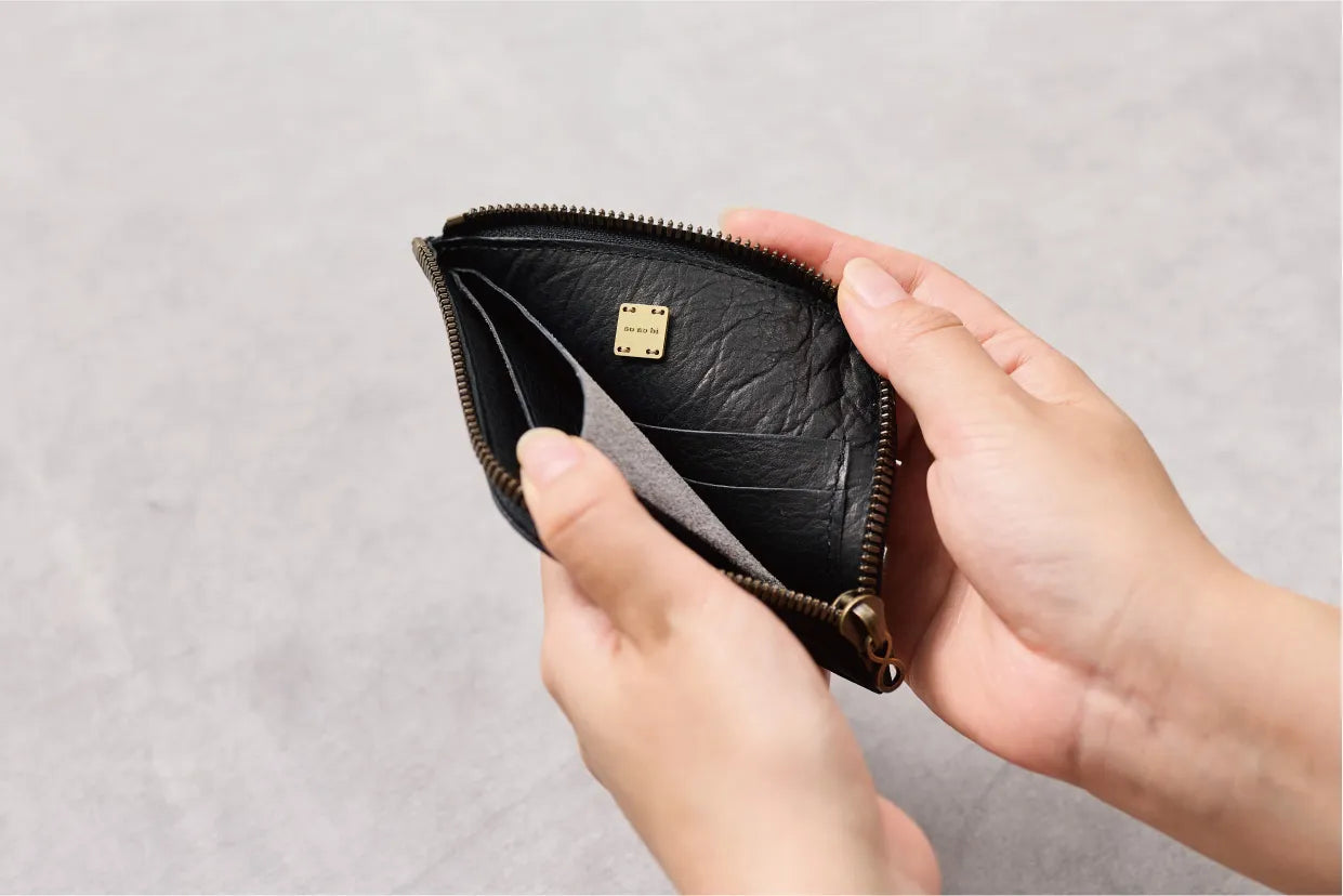 L-shape fastener wallet