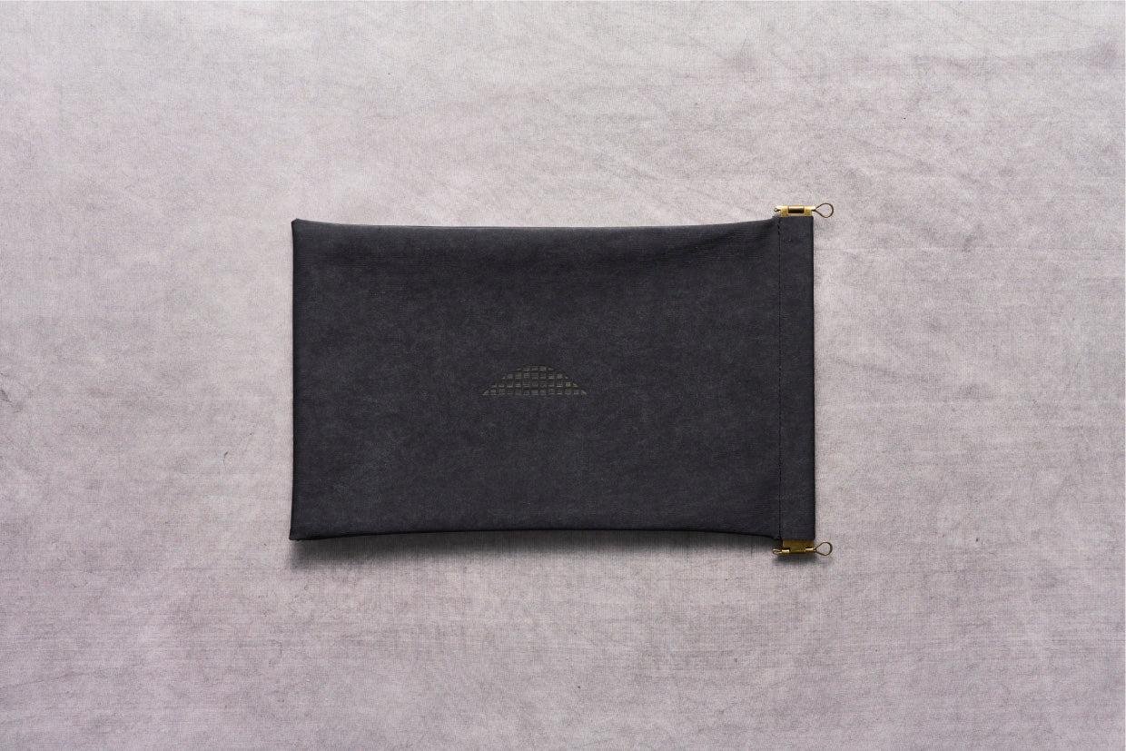 round fastener wallet